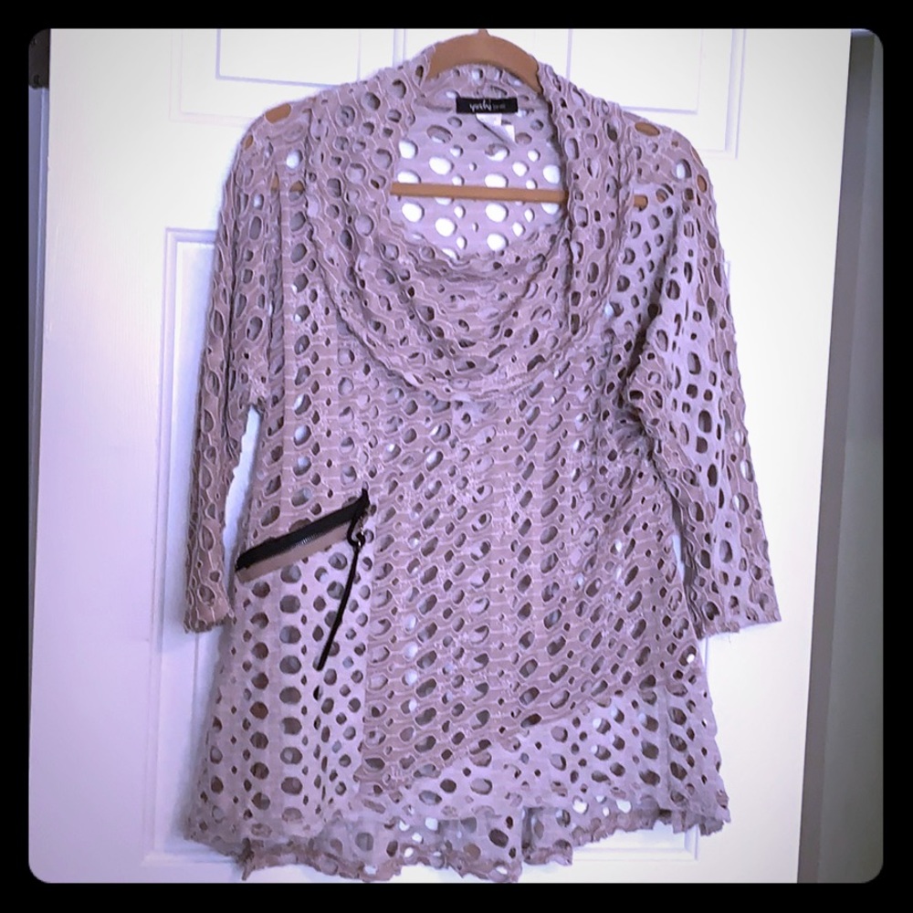 Yushi Top
